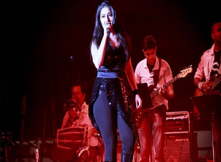 Top 5 Married Female Bollywood Singers